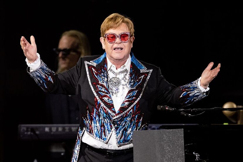 Elton John apoya la nueva generación de artistas jóvenes con 5 millones de dólares