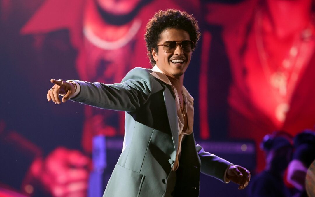 Bruno Mars con su show “24K Magic” en Tel Aviv frente a 60.000 personas