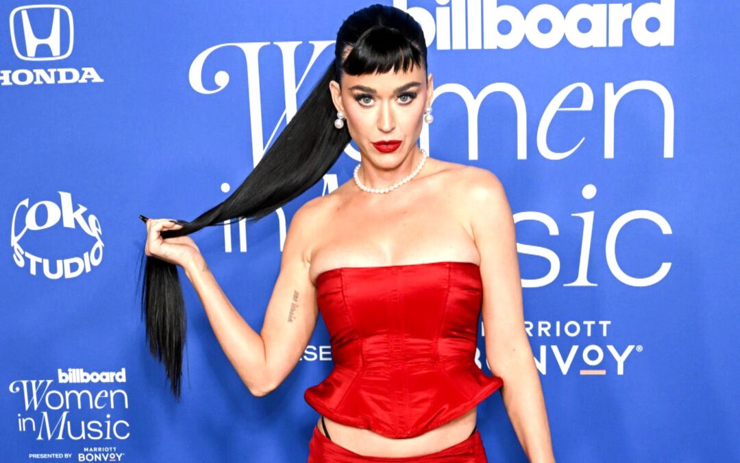 Katy Perry se luce en la alfombra de los ‘Billboard Women in Music 2024’