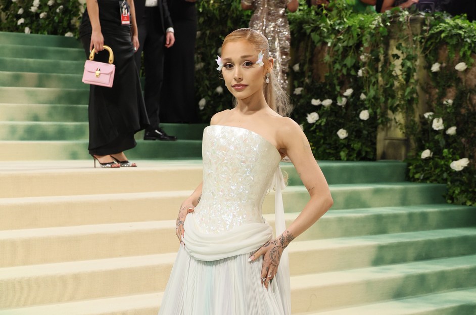 Ariana Grande en un espectacular Margiela para el after party de MET Gala 2024