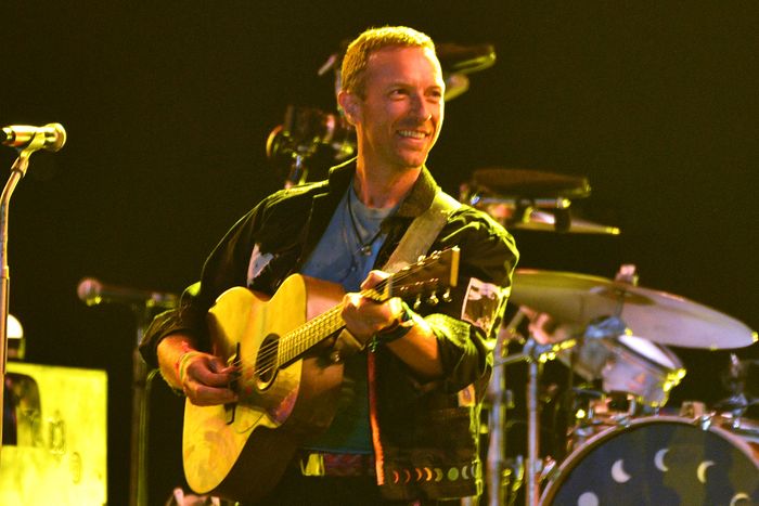 Coldplay homenajea a sordomudos en el videoclip de ‘feelslikeimfallinginlove’