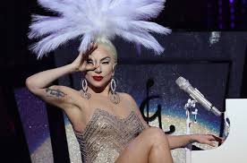 Lady Gaga lanza dos nuevos videos musicales