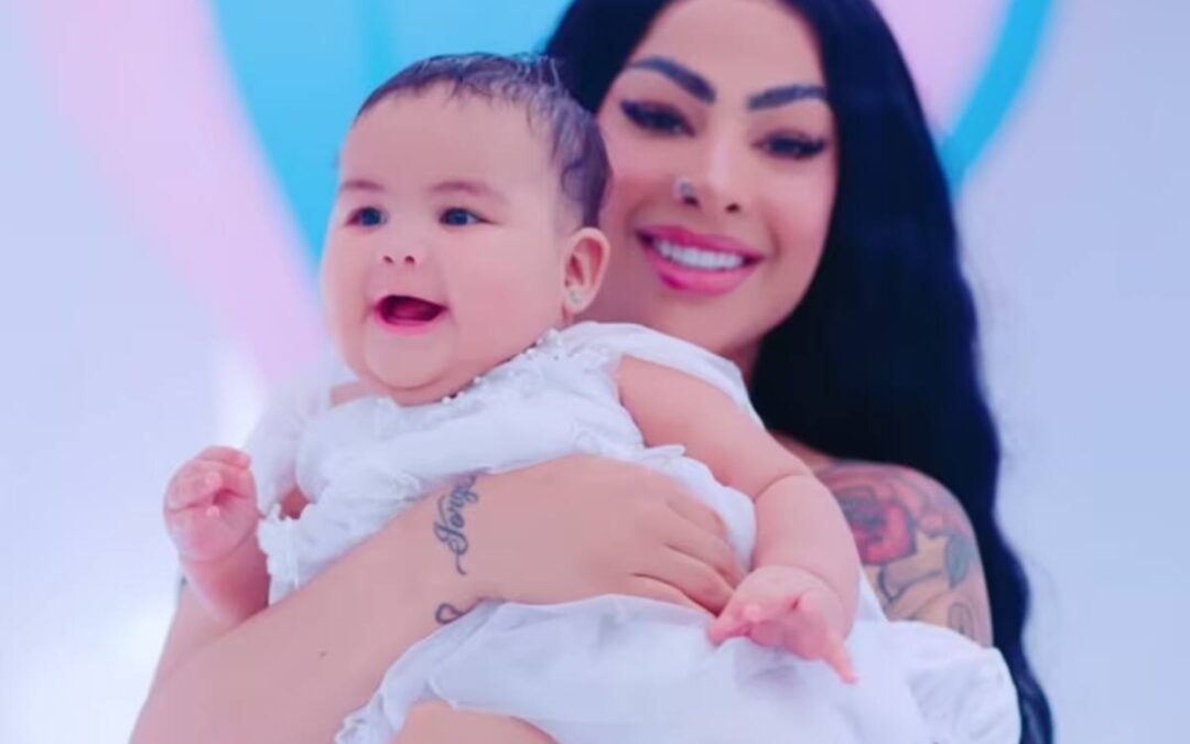 Yailin la más viral y su hija Cattleya disfrutan concierto de Anuel AA