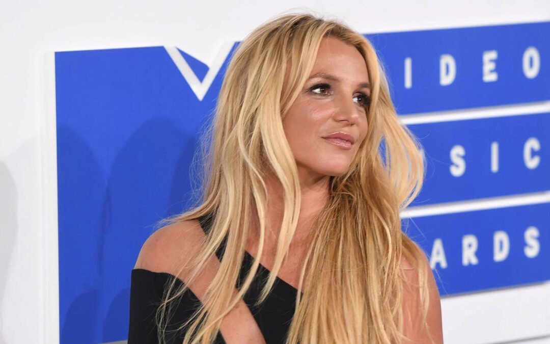 Britney Spears vuelve a generar preocupación al publicar fotos desnuda