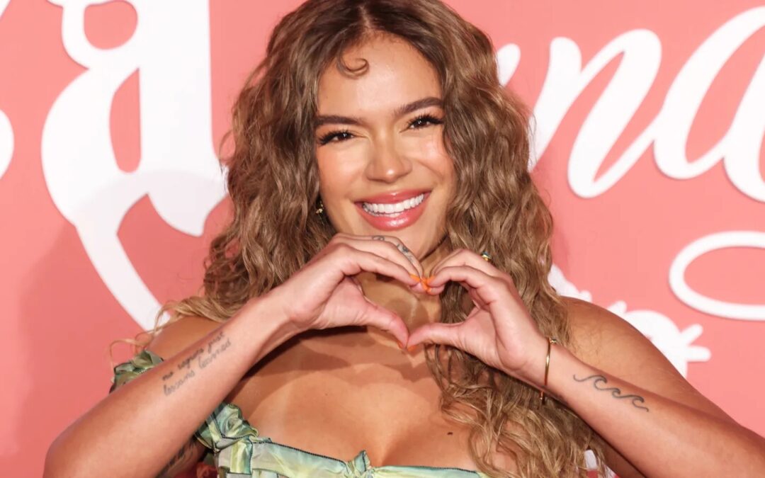 Karol G es la primera cantante latina en actuar en el famoso Crazy Horse de París