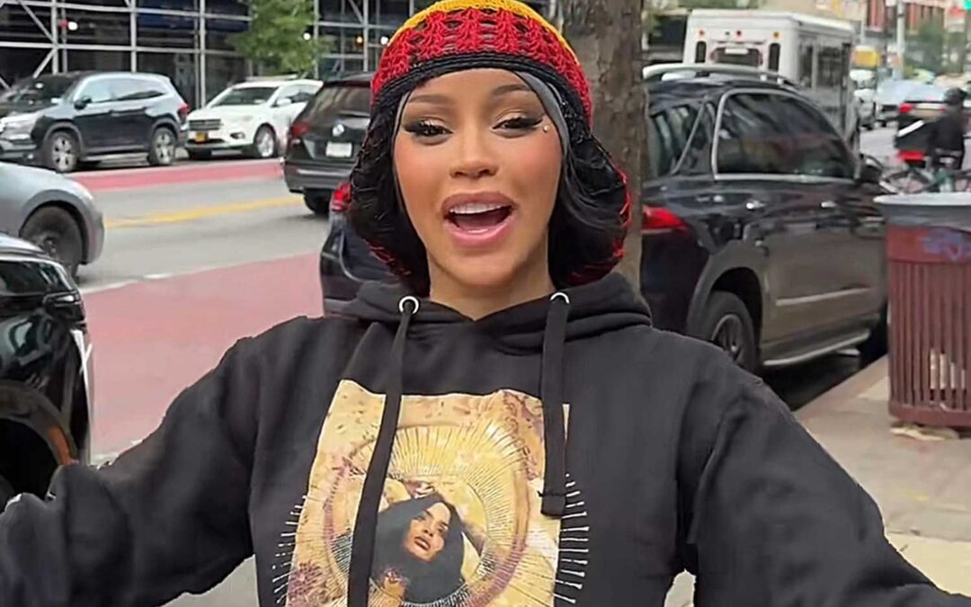 Cardi B se disfraza de vendedora callejera para vender su álbum «¿Am I the Drama?»