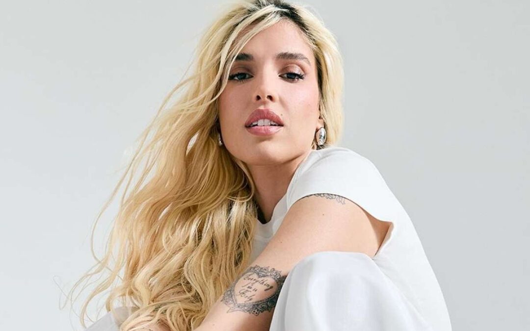 Elena Rose deja en alto Venezuela al aparecer en la portada de Forbes México como ícono del Poder Latino