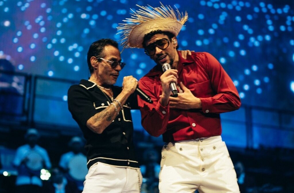 Marc Anthony aconseja a Bad Bunny antes de su presentación en el Super Bowl LX