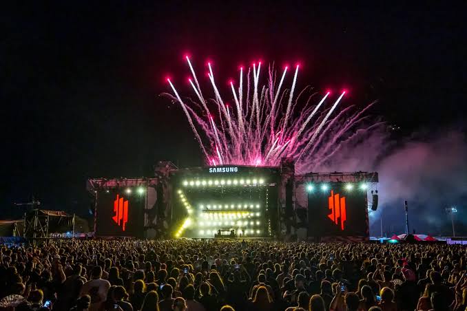 Lollapalooza Argentina 2027 revela su esperado lineup: Tini, Travis Scott, Charli XCX y The Killers encabezarán la nueva edición